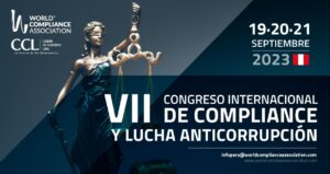 El Perú perdió más de S/. 25 000 millones por corrupción e ineficiencia de autoridades durante el 2022 de acuerdo al Índice de Corrupción (INCO), emitido por la Subgerencia de Observatorio Anticorrupción de la Contraloría General de la República. Según los indicadores analizados en el INCO 2022, el 38.4% de casos corresponden al nivel de Gobierno Regional, el 37.9% al Gobierno Local y el 23.7% al Gobierno Nacional. Entre uno de los principales problemas se detectó presunto fraccionamiento en las contrataciones públicas sin proceso de montos menores o iguales a 8 Unidades Impositivas Tributaria (UIT). El indicador también dio como resultado que las entidades públicas con puntaje más alto el año pasado fueron el Gobierno Regional de Áncash, Gobierno Regional de Piura, Ministerio de Transporte y Comunicaciones, Municipalidad de Trujillo, entre otras. Asimismo, en el avance de control anual para el primer semestre del 2023 la Contraloría General de la República ha identificado que el Gobierno Nacional solo ha ejecutado el 47% de su presupuesto y en cuanto a las inversiones destinadas para obras y adquisiciones solo se ha ejecutado el 32.4% a la fecha. Los estragos de la corrupción evidencian una desconfianza del país en los poderes del Estado, sintiendo un abandono por parte de ellos, causando un mayor impacto en la población más vulnerable y paralizando el desarrollo del país social y económicamente, así como el debilitamiento de sus instituciones. En este contexto, se desarrollará el VII Congreso Internacional de Compliance y Lucha Anticorrupción con el objetivo de crear un espacio de información sobre las últimas tendencias, herramientas y actualidad para promover la cultura de la ética, cumplimiento y anticorrupción en las organizaciones y dar posibles soluciones a la situación actual del país y la región. Este evento es organizado por la World Compliance Association y se realizará de manera híbrida los días 19, 20 y 21 de setiembre del 2023. En esta oportunidad contará con talleres especializados presenciales y virtuales y reunirá a profesionales interesados en el mundo del cumplimiento y la lucha contra la corrupción con un panel de ponentes y temas que será un referente único en la materia. En esta nueva 7ma edición se adiciona un ciclo de Conferencias Magistrales dictadas por expertos ponentes nacionales e internacionales abordando temas trascendentales como Ciberseguridad, Tendencias del enforcement anticorrupción de FCPA e Integridad Pública. El 21 de septiembre se celebrará la jornada presencial en la Cámara de Comercio de Lima, y que se podrá seguir también virtualmente de forma internacional. Contará con cuatro bloques temáticos en los que se abordarán temas la lucha anticorrupción en Latinoamérica en donde se contará con un panel periodístico de investigación nacional e internacional. Asimismo, se comentará sobre las últimas tendencias del compliance en cuanto a debida diligencia reforzada, ESG e investigaciones internas. También se abordará sobre los avances en la prevención de lavado de activos y sobre el liderazgo en compliance desde la alta dirección y el relevante papel de la figura del Compliance Officer. Este evento único en el país contará con la participación de expertos ponentes nacionales e internacionales, entre ellos; Nelson Shack, Contralor General de la República del Perú, Iván Martínez López, Vicepresidente de WCA Internacional (España); Christian Paredes de SAP México, Teresa Tovar, Socia en Estudio Echecopar asociado a Baker & McKenzie; Nancy Yong, Socia líder en Servicios de Gobierno Corporativo, Riesgo & Cumplimiento en PwC; Sara Evelyn Farfán, Secretaria de Integridad Pública de la Presidencia del Consejo de Ministros, Sergio Espinosa, Superintendente UIF Perú, Oscar Balderas, Periodista de investigación en MVS Noticias en México, Luis Ramiro Díaz, CEO en Risk Global Consulting Group, Javier Amézaga, Vicepresidente en COSAPI, Sebastián Hasenauer, Country Manager Region Andina en Cial Dun & Bradstreet, Ana Hernández, Compliance Officer en CNPC, Martín Mariscal, Chief Compliance Officer en Volkswagen México, entre otros expertos en la materia. El VI Congreso Internacional de Compliance y Lucha Anticorrupción cuenta con el apoyo soporte de organizaciones y empresas comprometidas con la ética y lucha anticorrupción como la Cámara de Comercio de Lima, Grupo El Comercio, Estudio Echecopar, Cosapi, Risk Global Consulting Group, PwC, Cial Dun & Bradstreet, CNPC, Amcham, Intedya, DS Casahierro, Stakeholders,